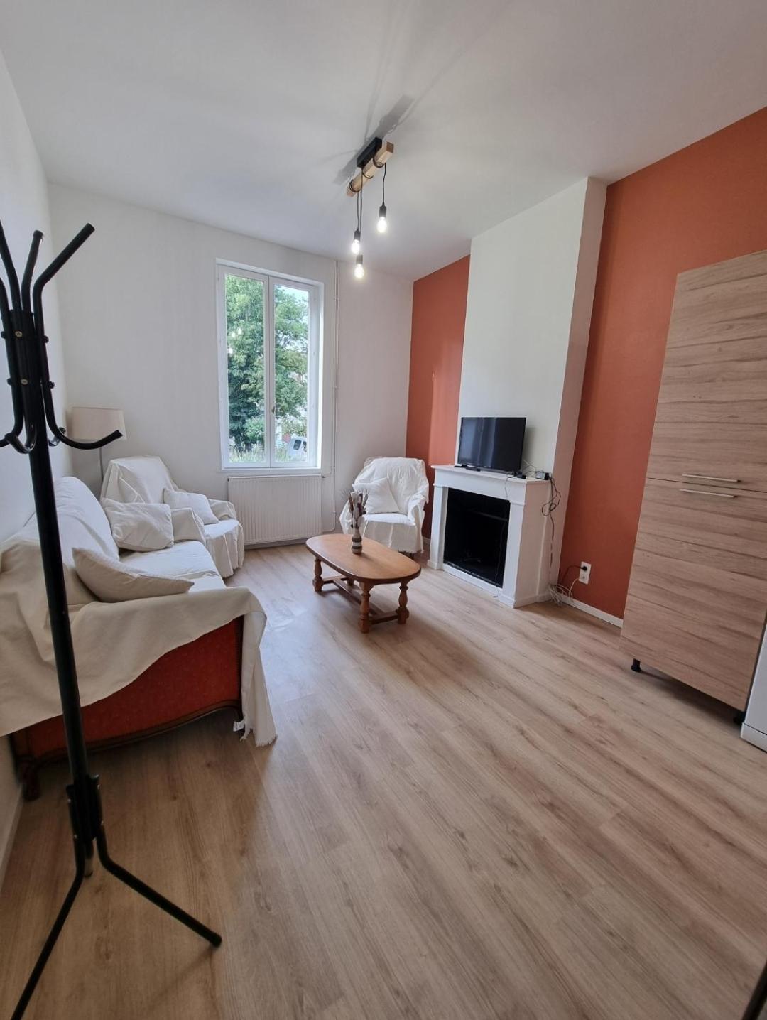 L Essentiel Gite Pour 6 Personnes Sireuil  Exteriér fotografie