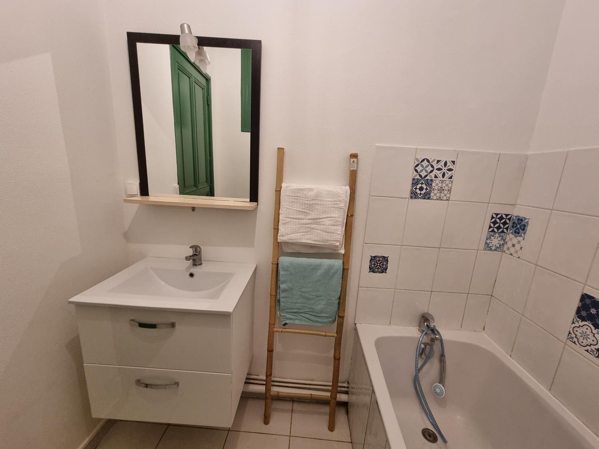 L Essentiel Gite Pour 6 Personnes Sireuil  Exteriér fotografie