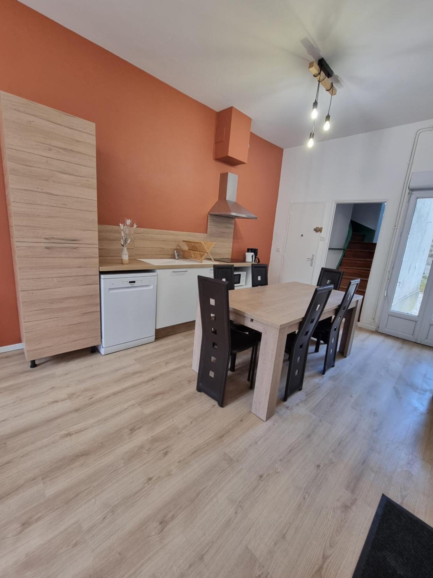 L Essentiel Gite Pour 6 Personnes Sireuil  Exteriér fotografie